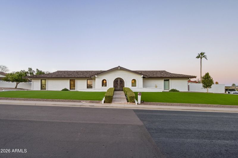 2404 E Mountain View Rd, Phoenix, AZ 85028