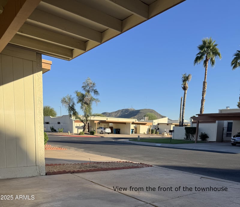 2404 Rue De Lamour Ave, Phoenix, AZ 85029