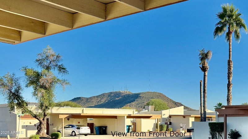 2404 Rue De Lamour Ave, Phoenix, AZ 85029