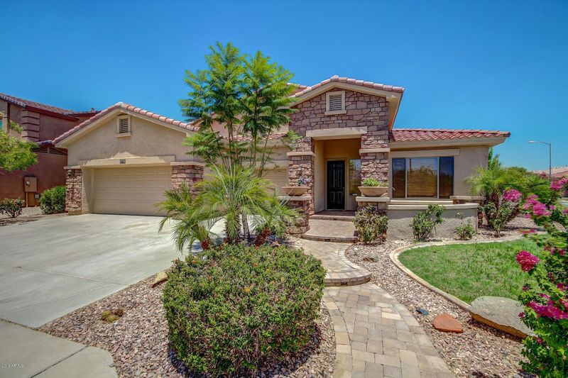 2404 W Spur Dr, Phoenix, AZ 85085