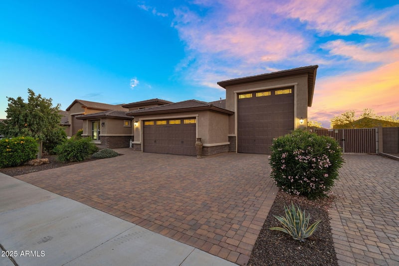 24042 170th Ln, Surprise, AZ 85387