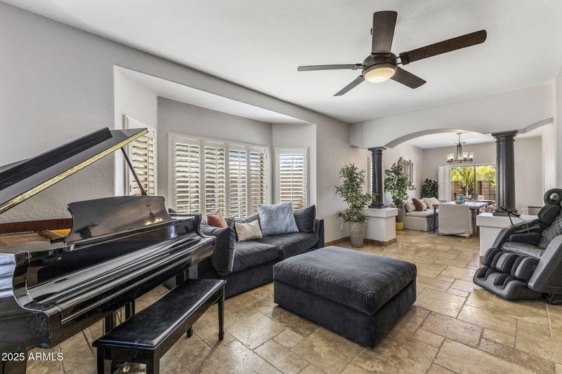 2405 Barbie Ln, Phoenix, AZ 85085