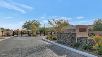 2405 Beverly Rd, Phoenix, AZ 85042