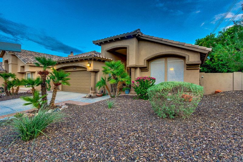 2405 E Hiddenview Dr, Phoenix, AZ 85048