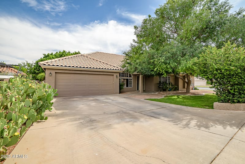 2405 Lynwood Cir, Mesa, AZ 85213