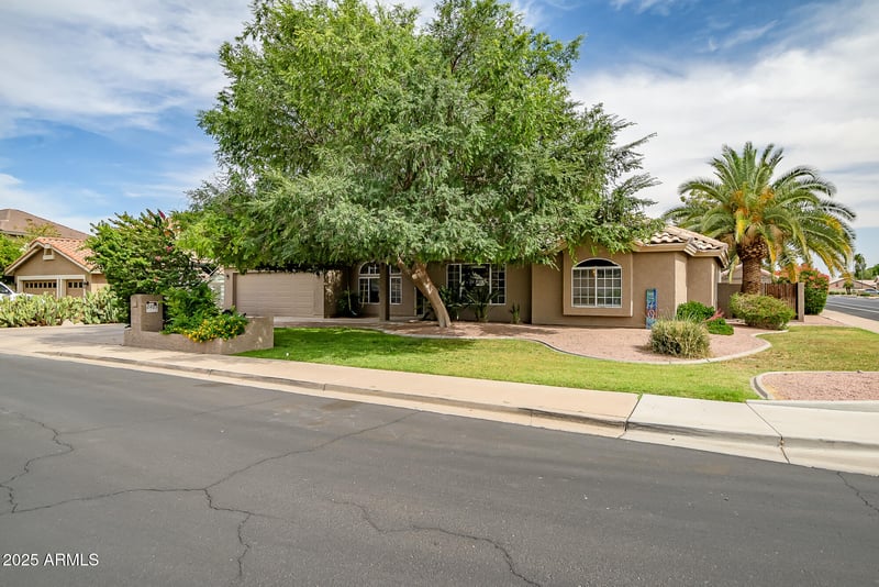 2405 Lynwood Cir, Mesa, AZ 85213