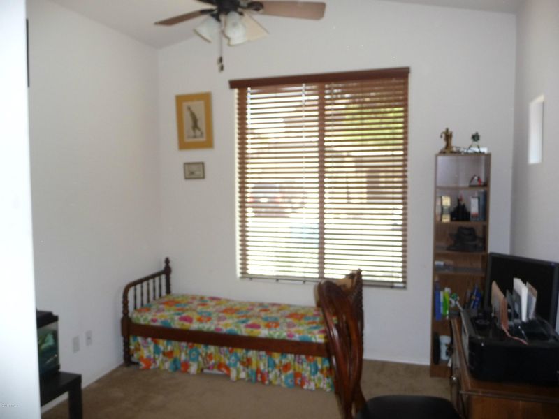 2405 W Hunter Ct, Phoenix, AZ 85085