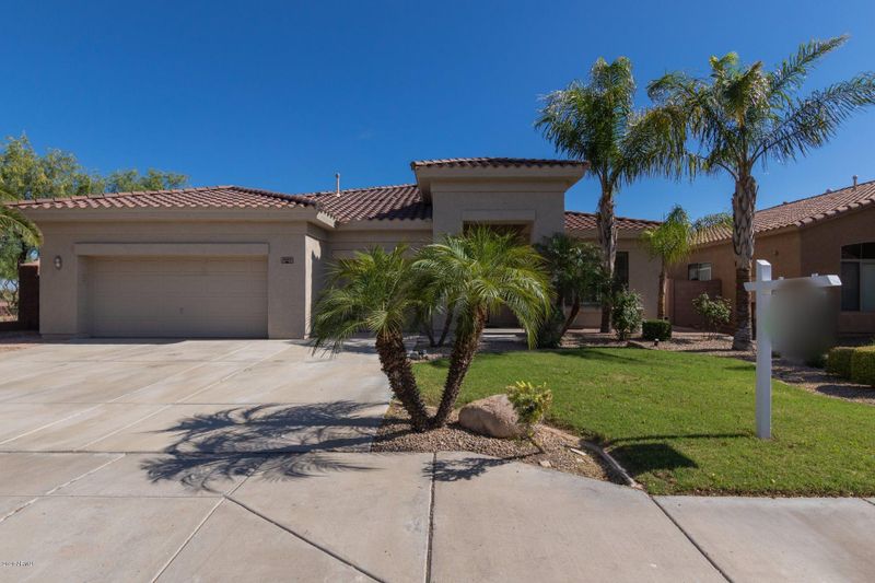 2405 W Spur Dr, Phoenix, AZ 85085