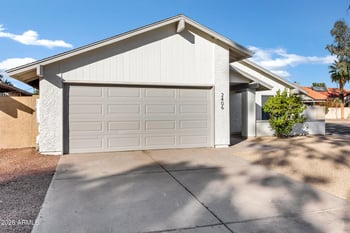 2406 Los Lagos Vi, Mesa, AZ 85202