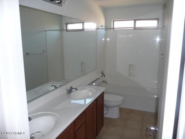 2406 W Hunter Ct, Phoenix, AZ 85085