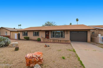 2407 Laurel Ln, Phoenix, AZ 85029