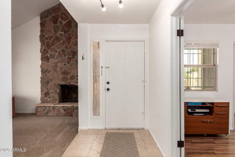 2407 Paradise Ln, Phoenix, AZ 85023