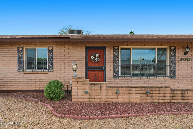 2407 Laurel Ln, Phoenix, AZ 85029