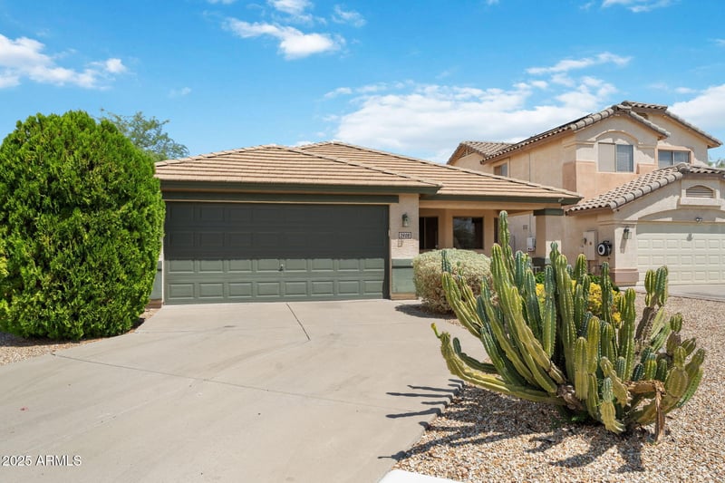 2408 Oberlin Way, Phoenix, AZ 85085