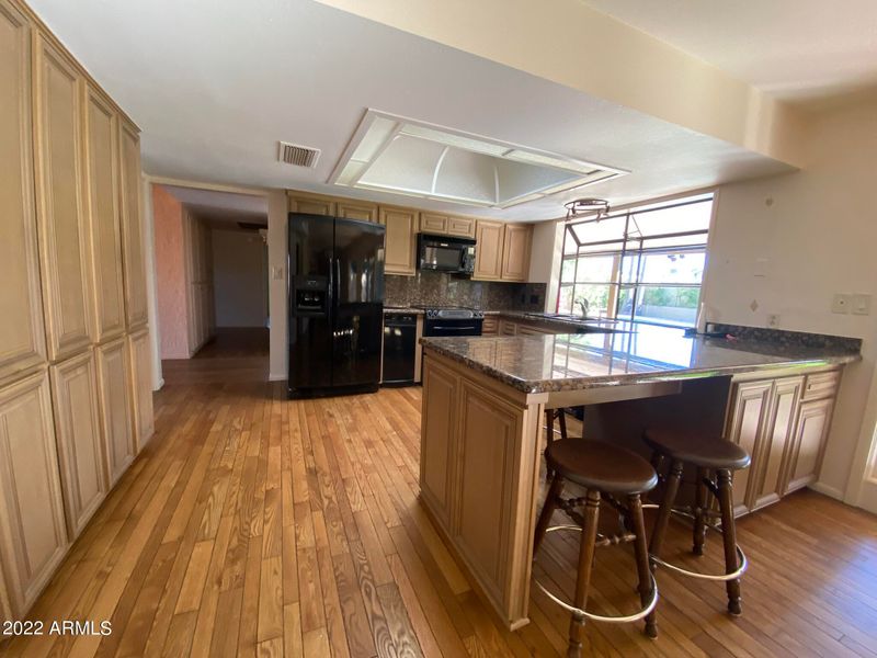 2409 E Christy Dr, Phoenix, AZ 85028