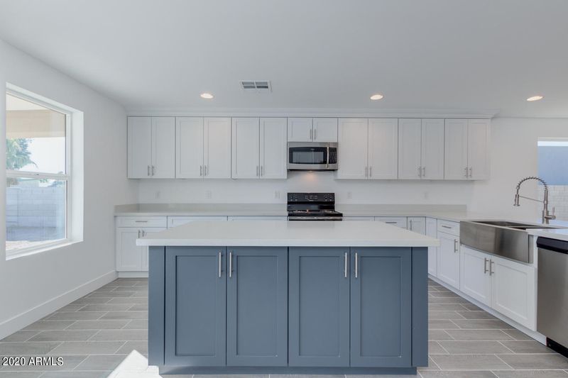2409 E Wood St, Phoenix, AZ 85040