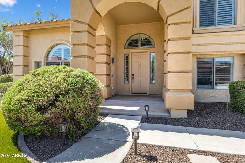 2409 Quail Track Dr, Phoenix, AZ 85085