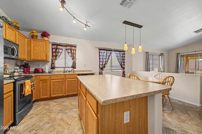 2409 Allens Peak Dr, San Tan Valley, AZ 85144