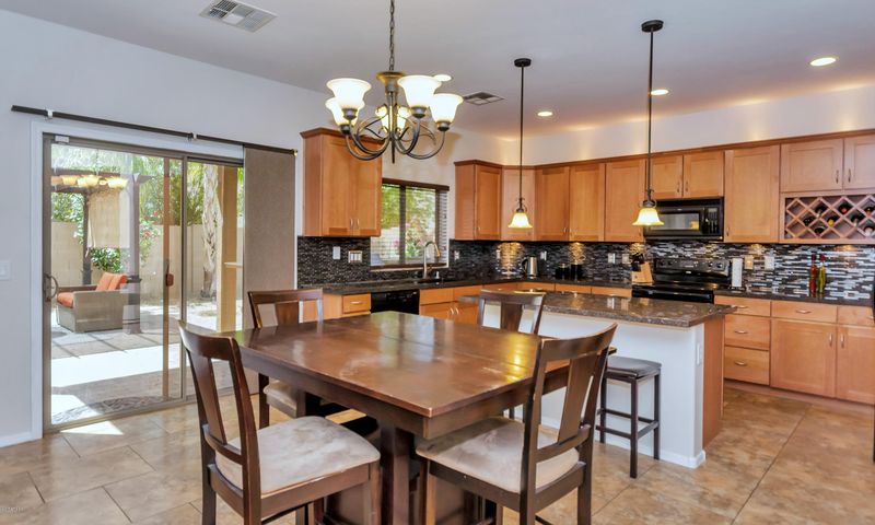 2409 W Barwick Dr, Phoenix, AZ 85085