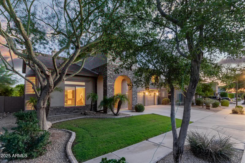 2409 Woburn Ln, Phoenix, AZ 85085
