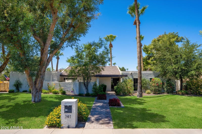 241 E Forest Hills Dr, Phoenix, AZ 85022