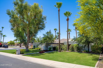 241 Forest Hills Dr, Phoenix, AZ 85022