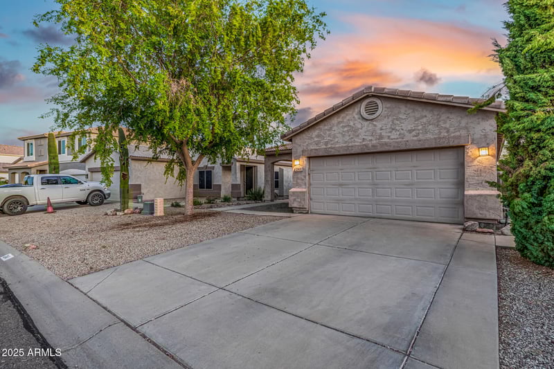 241 Mountain View Rd, San Tan Valley, AZ 85143