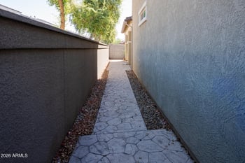 241 Roadrunner Dr, Chandler, AZ 85286