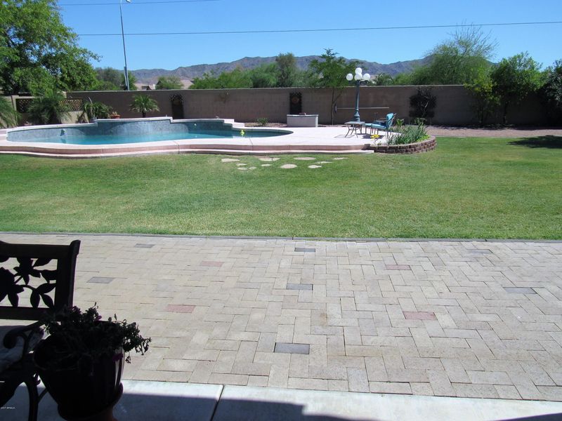 2411 W Darrow St, Phoenix, AZ 85041