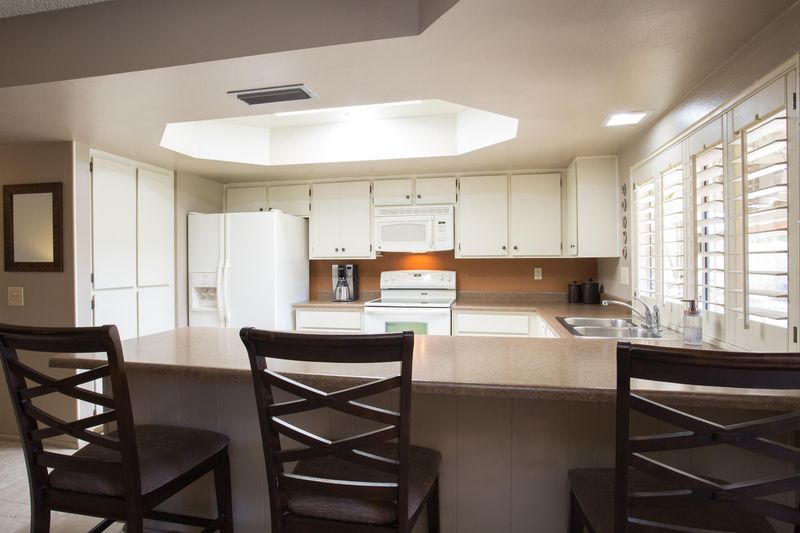 2411 W Saint Moritz Ln, Phoenix, AZ 85023