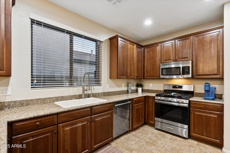 2412 Melody Dr, Phoenix, AZ 85041