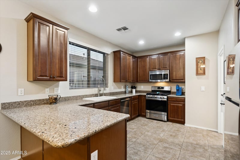 2412 Melody Dr, Phoenix, AZ 85041