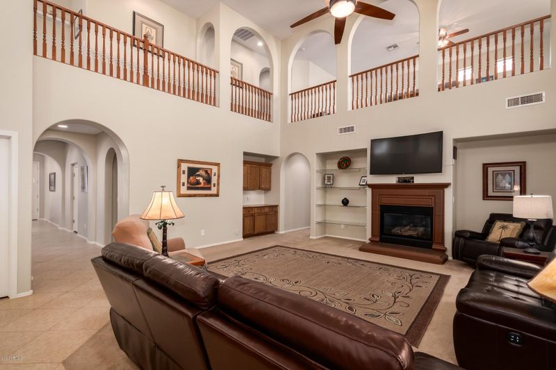 2412 W Kachina Trl, Phoenix, AZ 85041