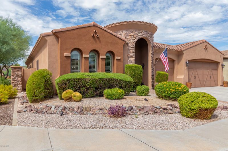 2413 E Charlotte Dr, Phoenix, AZ 85024
