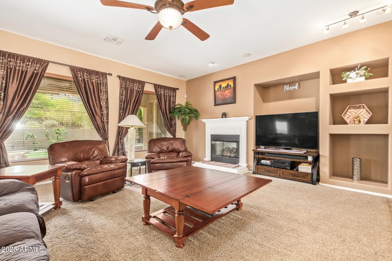2413 Kachina Trl, Phoenix, AZ 85041