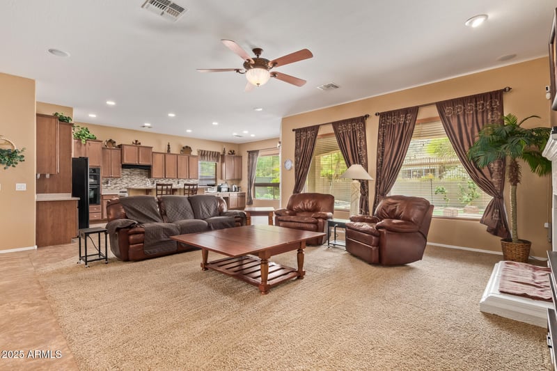 2413 Kachina Trl, Phoenix, AZ 85041