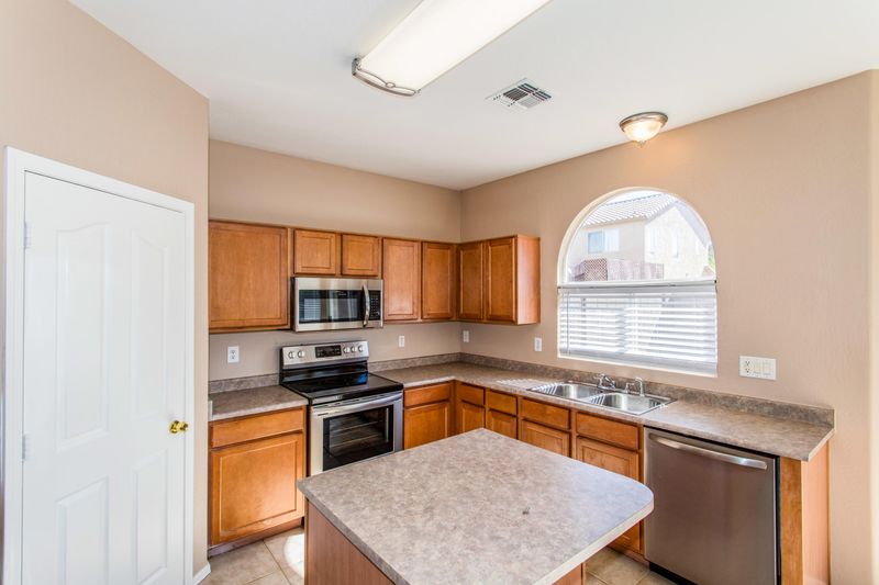 2413 S 90th Glen, Tolleson, AZ 85353