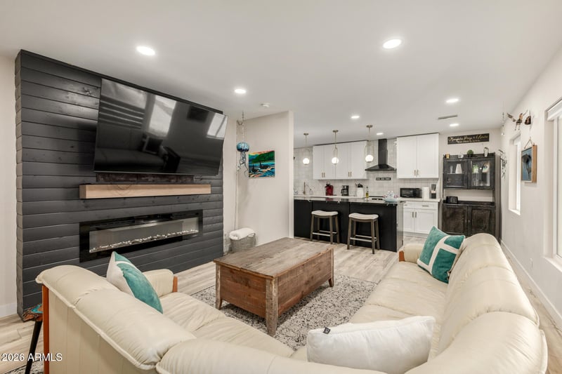 2413 Anderson Ave, Phoenix, AZ 85023