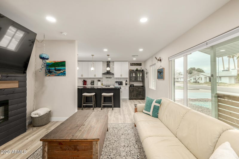2413 Anderson Ave, Phoenix, AZ 85023