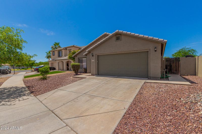 2413 W Carson Rd, Phoenix, AZ 85041
