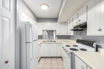 2413 W Hazelwood St #282, Phoenix, AZ 85015