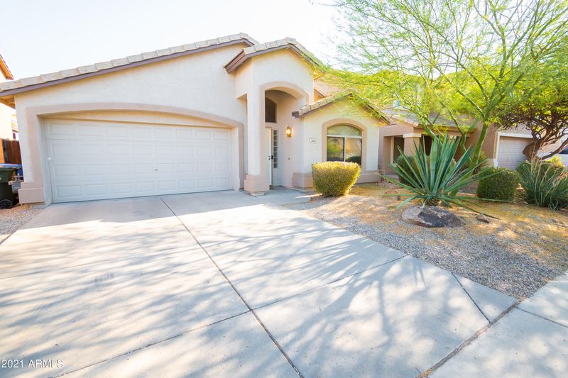 2414 W Running Deer Trl, Phoenix, AZ 85085