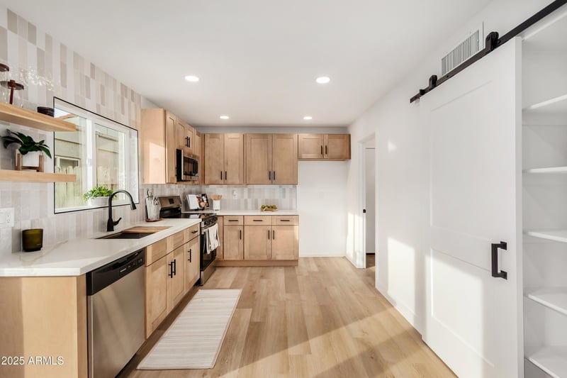 2415 Greenway Rd #6, Phoenix, AZ 85023