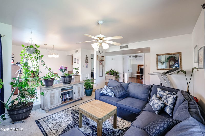 2415 Tierra Buena Ln, Phoenix, AZ 85023