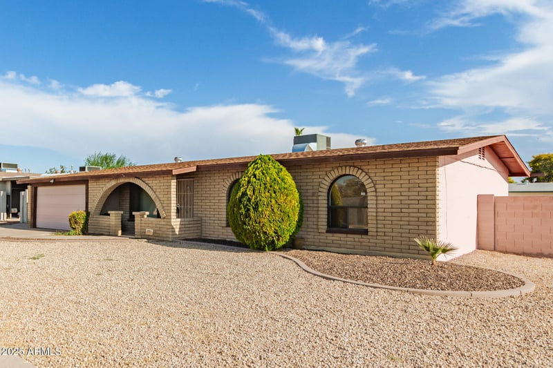 2415 Villa Rita Dr, Phoenix, AZ 85023
