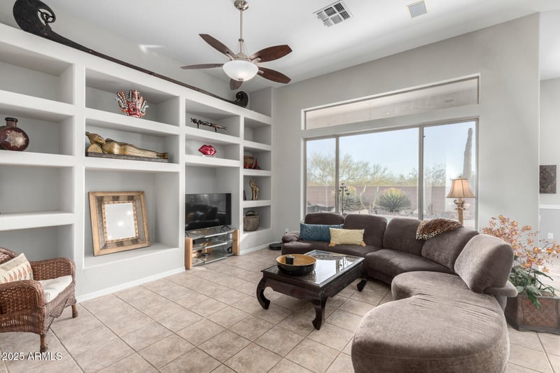 2415 W Hazelhurst Ct, Anthem, AZ 85086