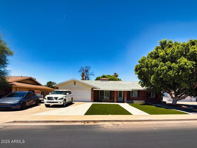 2416 Elmwood St, Mesa, AZ 85213