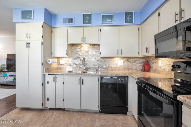 2416 E University Dr #4, Mesa, AZ 85213