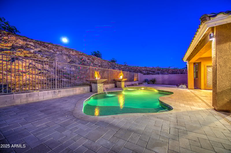 2416 Hayduk Rd, Phoenix, AZ 85041