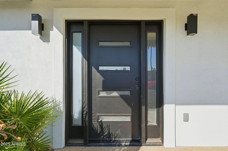 2416 Piestewa Peak Dr, Phoenix, AZ 85016